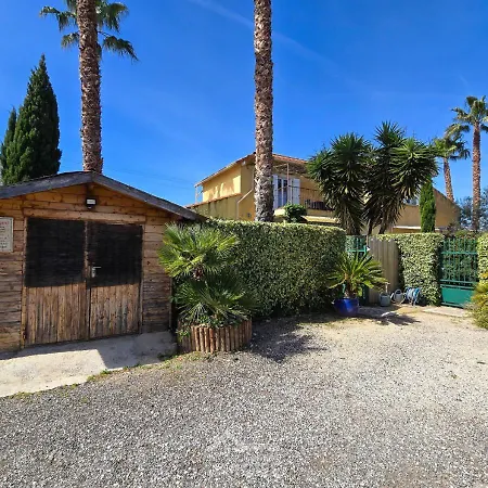 La Maison Du Pere Eternel Terrasse-jardin-parking-wifi * Hyeres